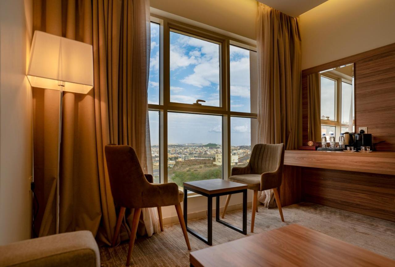 W Suites Hotel Абха Екстериор снимка
